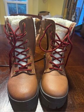 Juicy Couture Tan Lace-Up Shearling-Trim Boots with Red Laces